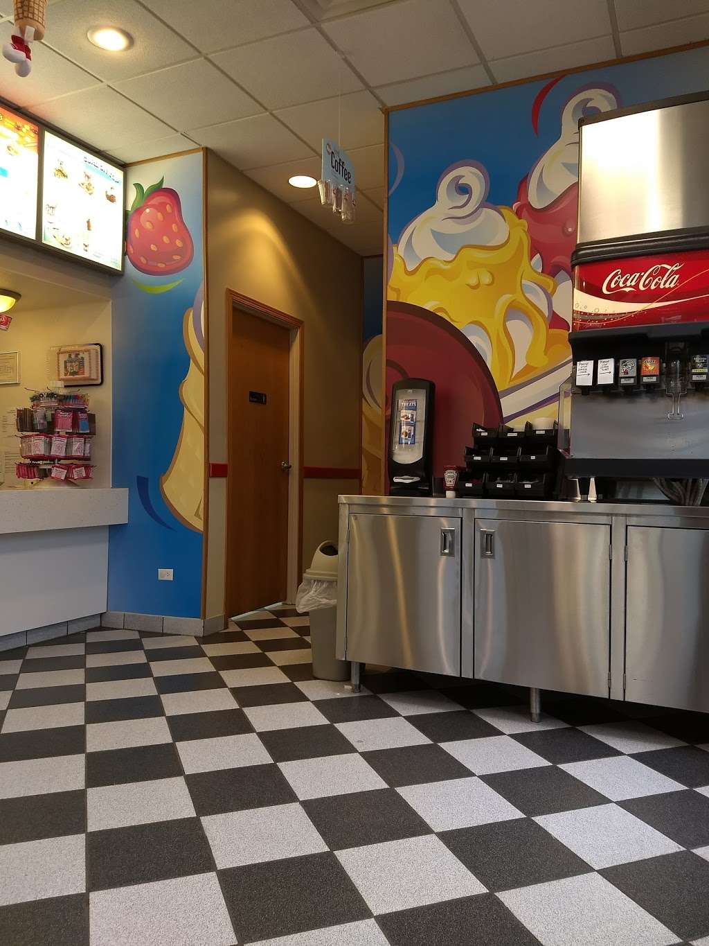 Dairy Queen (Treat) | 605 S Division St, Harvard, IL 60033 | Phone: (815) 943-2663