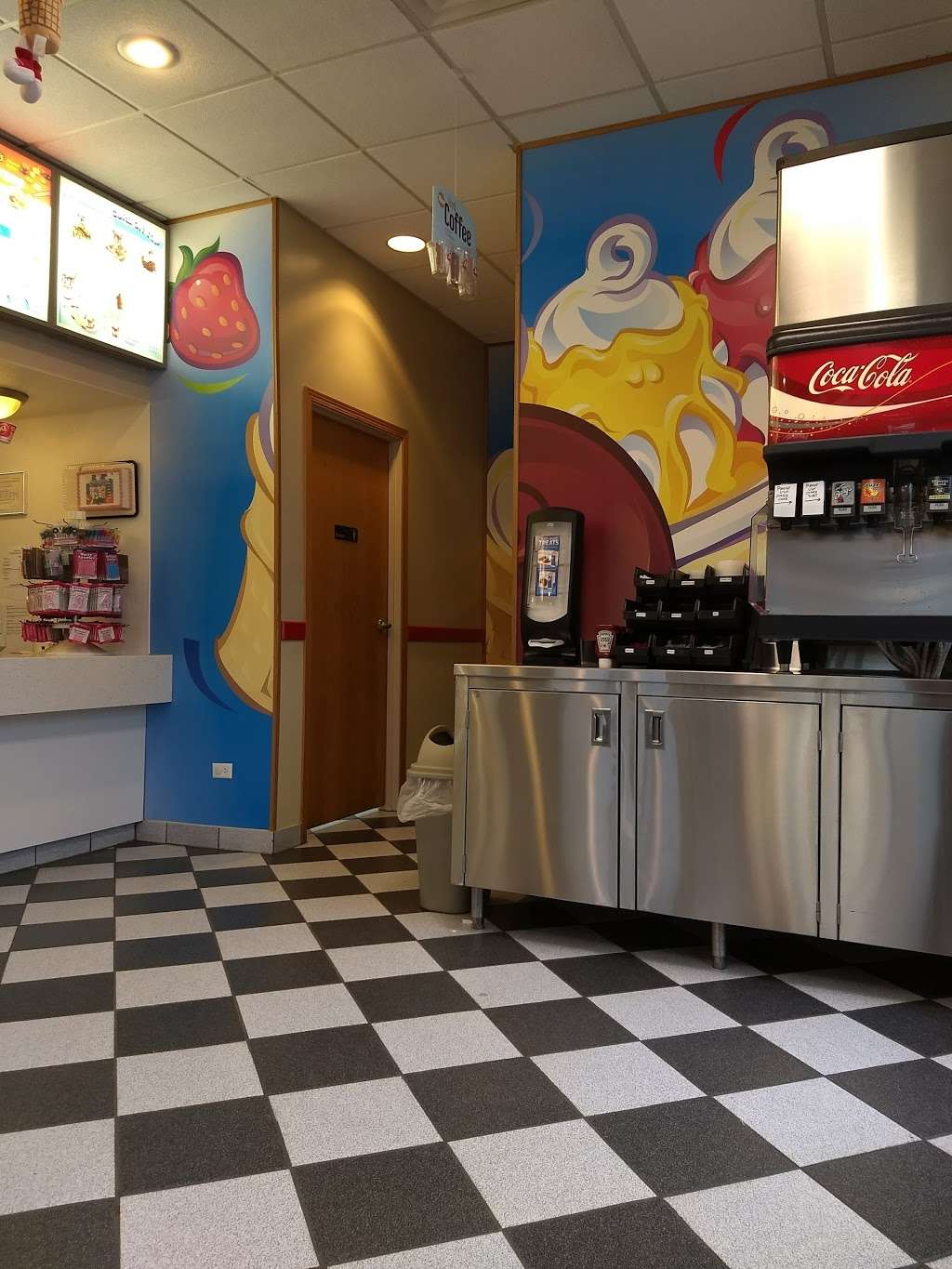 Dairy Queen (Treat) | 605 S Division St, Harvard, IL 60033, USA | Phone: (815) 943-2663