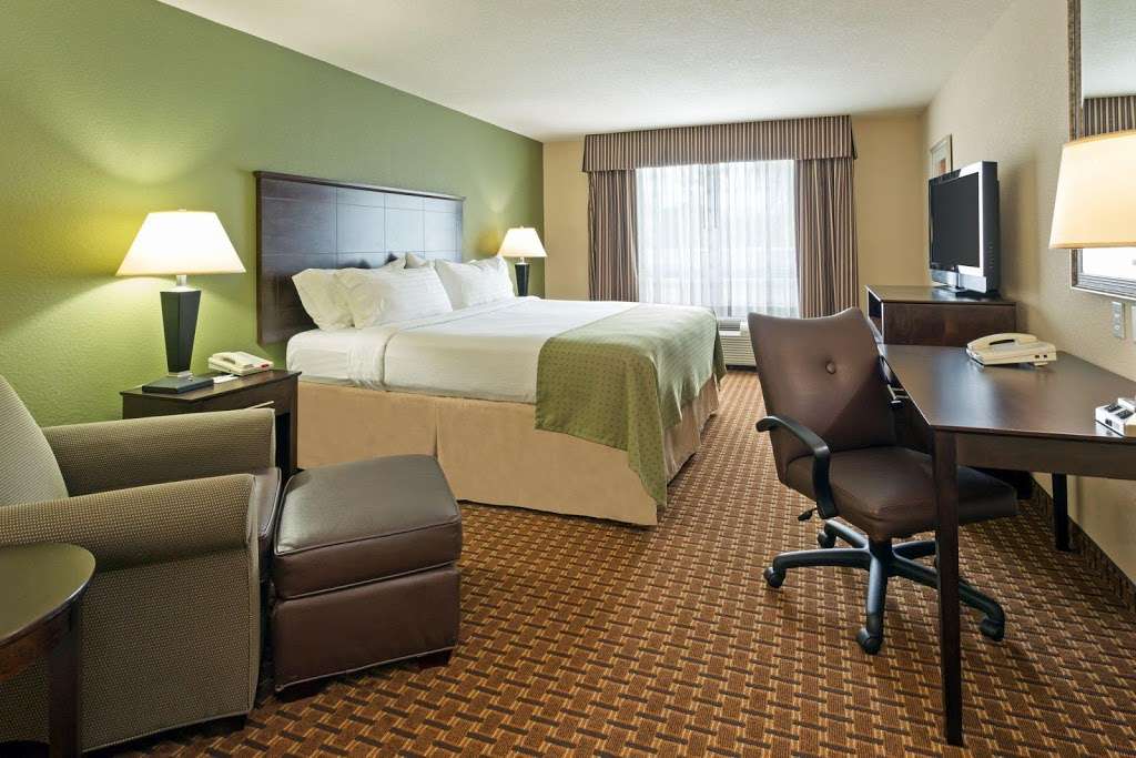 Holiday Inn Daytona Beach Lpga Blvd | 137 Automall Cir, Daytona Beach, FL 32124, USA | Phone: (386) 236-0200