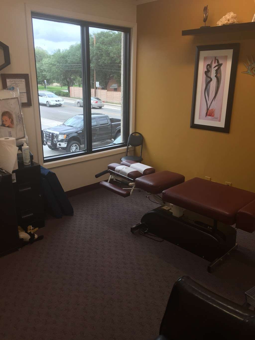 Sweeney Chiropractic and Wellness | 7201 Broadway St # 222, San Antonio, TX 78209, USA | Phone: (210) 323-2163