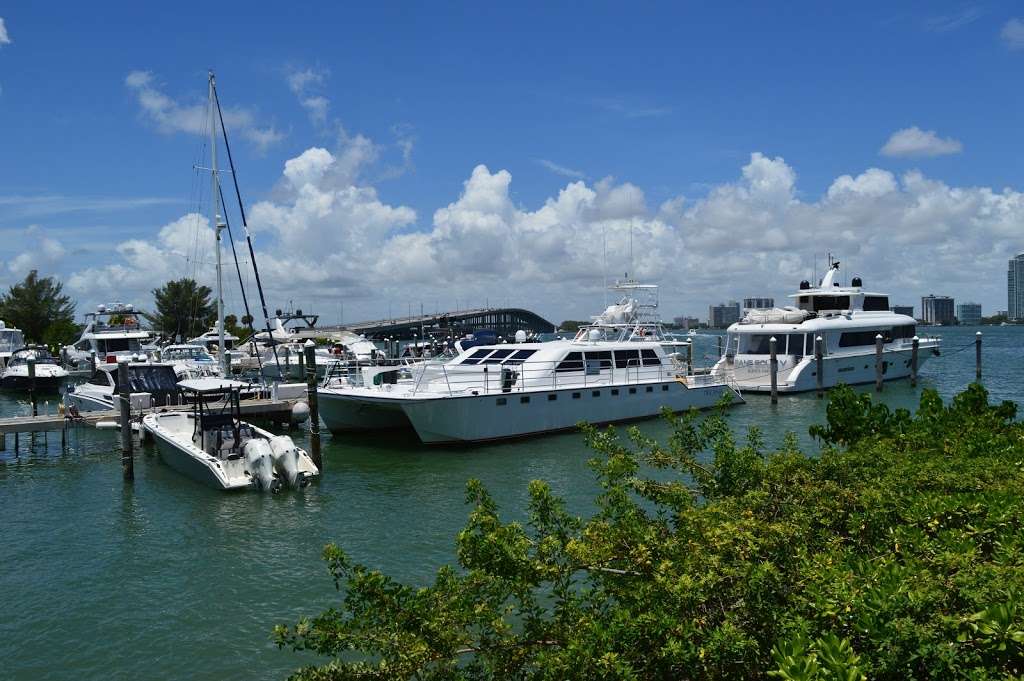 Rusty Pelican - Miami | 3201 Rickenbacker Causeway, Key Biscayne, FL 33149, USA | Phone: (305) 361-3818