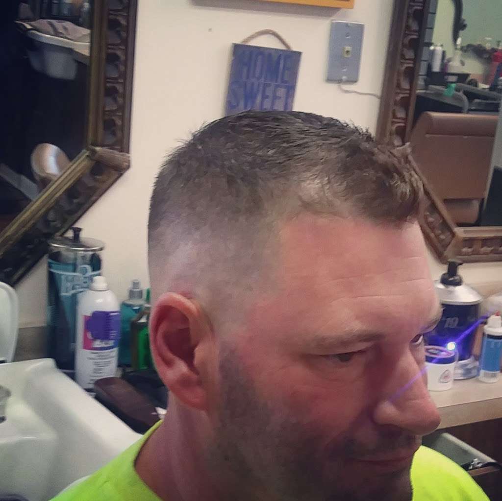 Classic Cuts | 1740 Hospital Dr, Martinsville, IN 46151 | Phone: (765) 342-4676