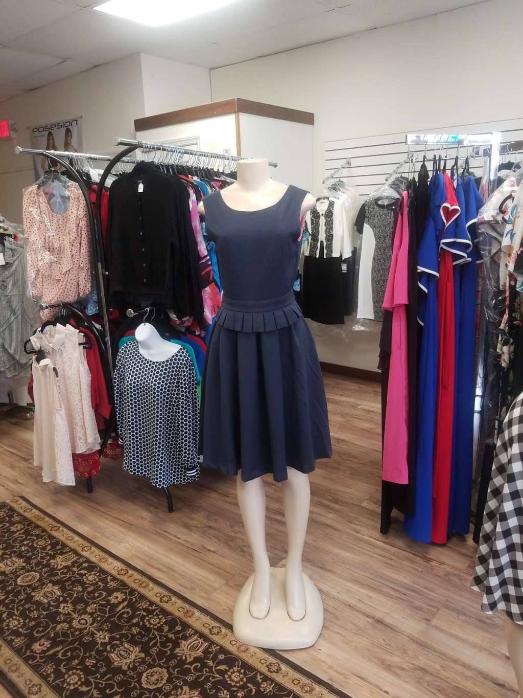 Gina’s Fashion | 341 Ridge Rd, Lyndhurst, NJ 07071, USA | Phone: (201) 709-4822