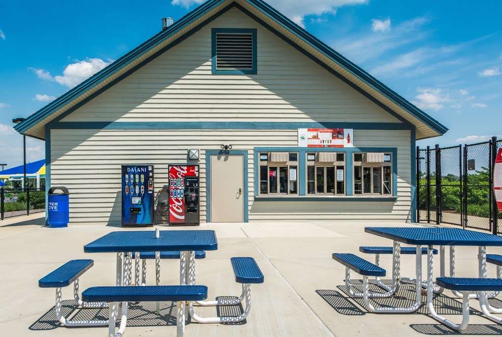 Otter Cove Aquatic Park | 3615 Campton Hills Dr, St. Charles, IL 60175 | Phone: (630) 513-4377