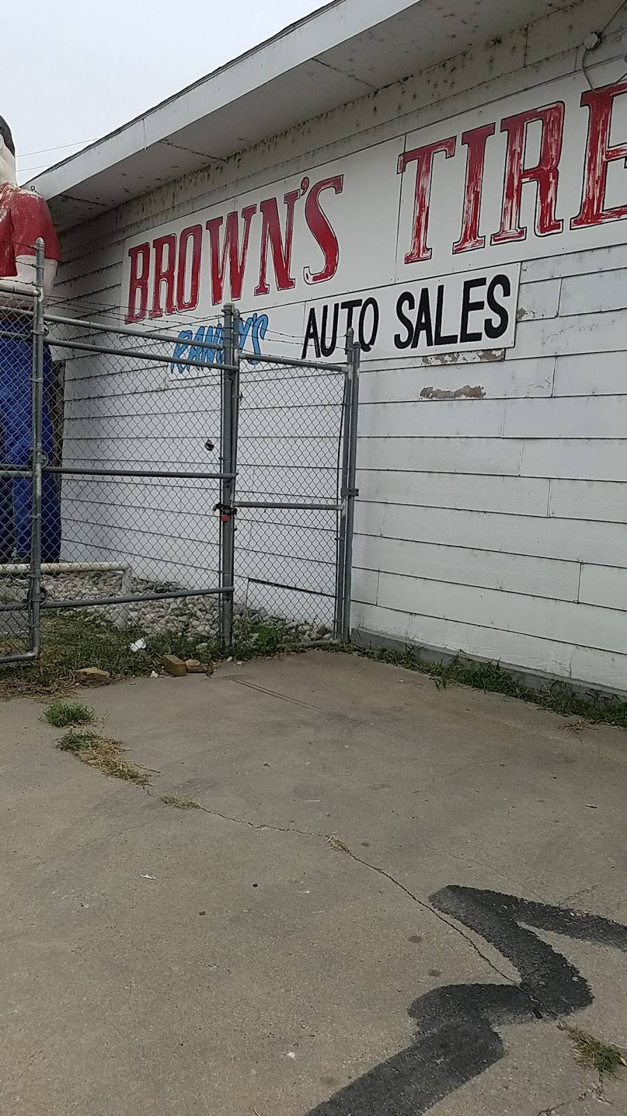 Browns Tire & Custom Wheel Center | 4203 S S Broadway, Wichita, KS 67216, USA | Phone: (316) 524-5422