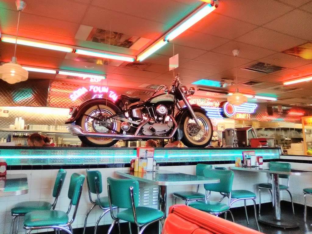 Gunther Toodys Diner | 3050, 8266 W Bowles Ave, Littleton, CO 80123, USA | Phone: (303) 932-1957