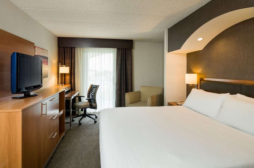 Holiday Inn Express & Suites King Of Prussia | 260 N Gulph Rd, King of Prussia, PA 19406 | Phone: (610) 768-9500