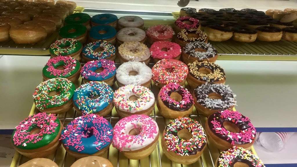 Donuts & Cup | 535 Farm to Market Rd 2977 #140, Rosenberg, TX 77469, USA | Phone: (281) 239-7888