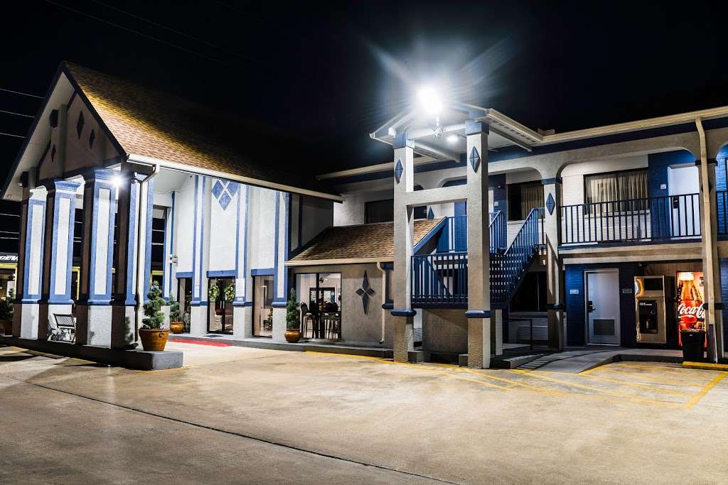 Travelers Inn | 3210 1st St, Rosenberg, TX 77471, USA | Phone: (281) 342-7721