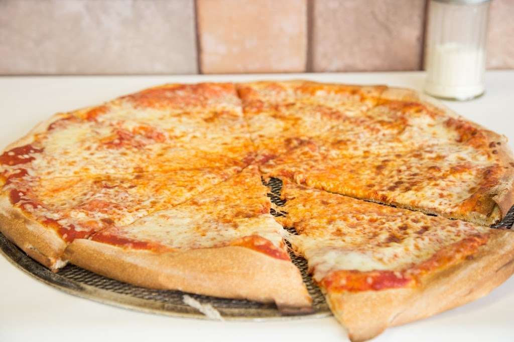 Windy City Pizza - Quincy | 195 Newport Ave, Quincy, MA 02170 | Phone: (617) 471-6666