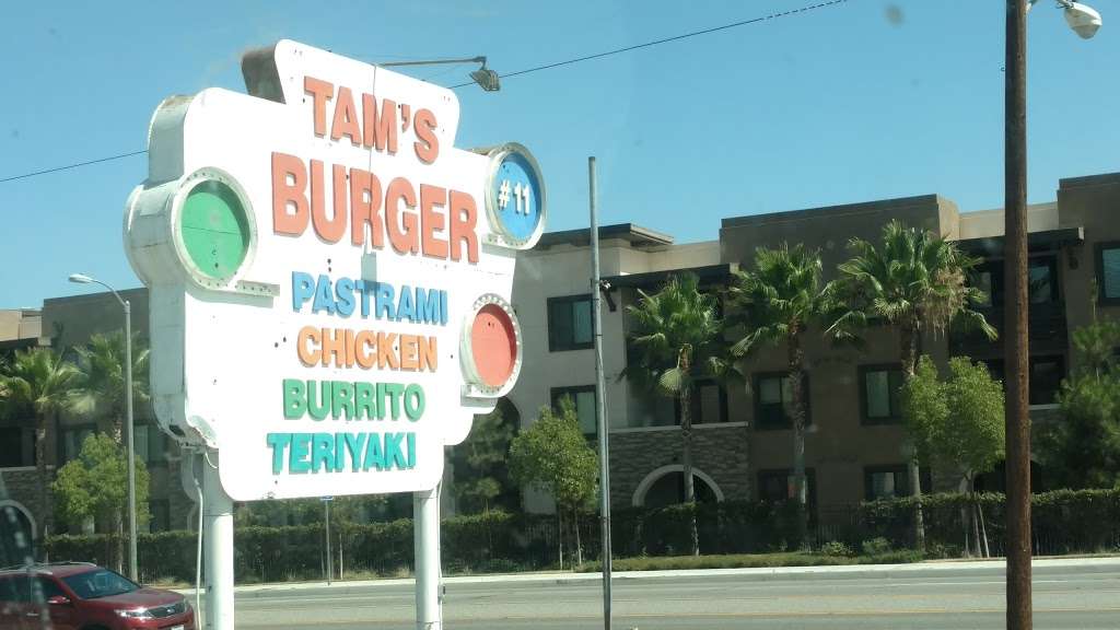 Tams Burger | 1616 W Highland Ave, San Bernardino, CA 92411, USA | Phone: (909) 887-5300