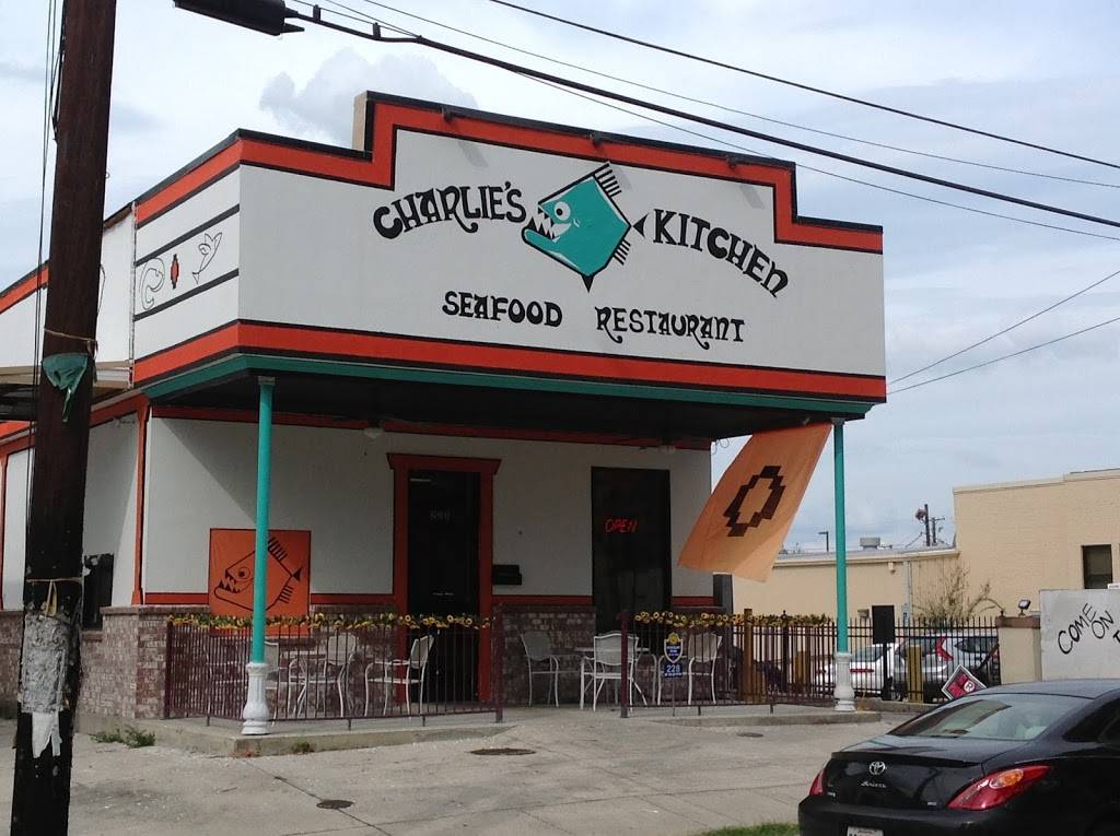 Charlie’s Kitchen seafood restaurant | 228 W Chimes St, Baton Rouge, LA 70802, USA | Phone: (225) 456-5773