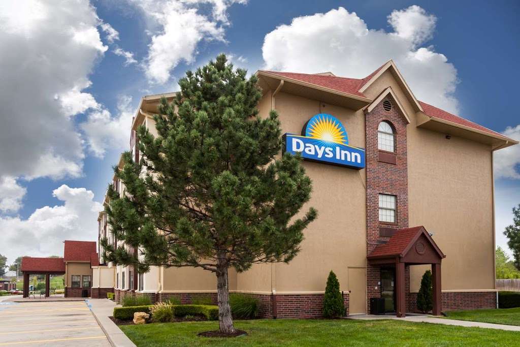 Days Inn by Wyndham near Kansas Speedway | 7721 Elizabeth Ave, Kansas City, KS 66112 | Phone: (913) 624-3459
