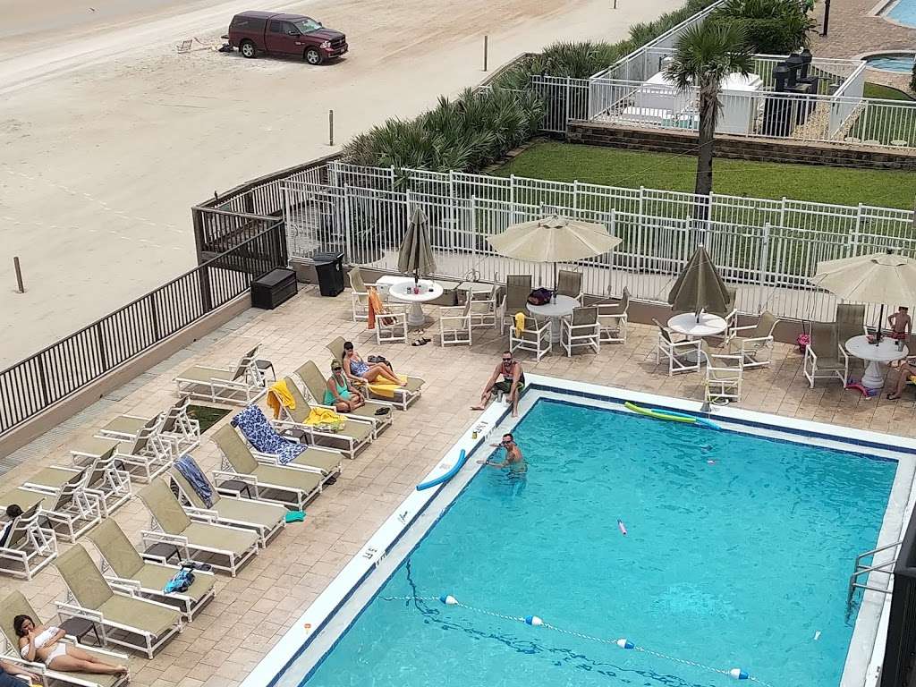 Turtle Inn Beach Club | 3233 S Atlantic Ave, Daytona Beach, FL 32118 | Phone: (386) 761-0426