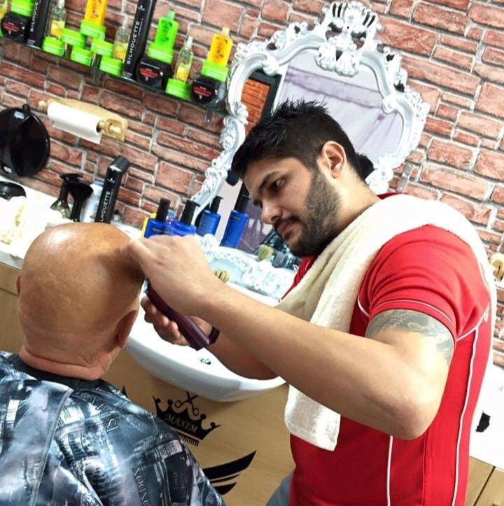 Maxim Barbers | 10 Fawkon Walk, Hoddesdon EN11 8TJ, UK | Phone: 01992 450936