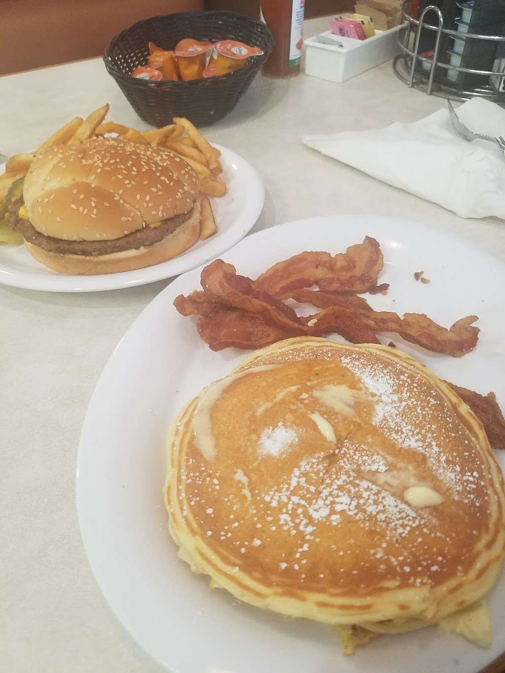 Flap Jacks | 67051 Whitestown Pkwy, Zionsville, IN 46077 | Phone: (317) 344-2222