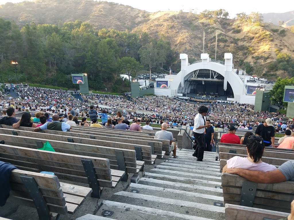 The Wine Bar at the Hollywood Bowl | 2301 N Highland Ave, Los Angeles, CA 90068, USA | Phone: (323) 850-1885