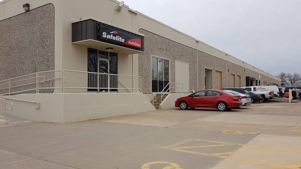 Safelite AutoGlass | 900 Metropolitan Ave, Oklahoma City, OK 73108, USA | Phone: (405) 445-4888