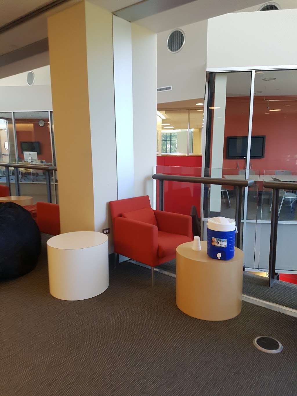 Lake Forest College | 555 N Sheridan Rd, Lake Forest, IL 60045, USA | Phone: (847) 234-3100