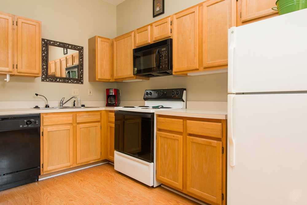 Canterbury House Apartments - Bloomington | 540 S Basswood Dr, Bloomington, IN 47403, USA | Phone: (844) 764-6448