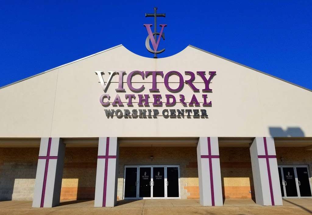 Victory Cathedral Worship Center | 369 N Weber Rd, Bolingbrook, IL 60440, USA | Phone: (630) 378-9172