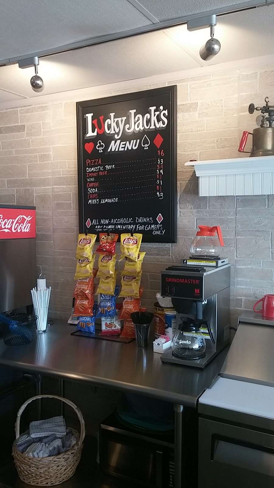 Lucky Jacks Gaming Cafe | 2056 N Sheridan Rd, Zion, IL 60099 | Phone: (847) 246-3363
