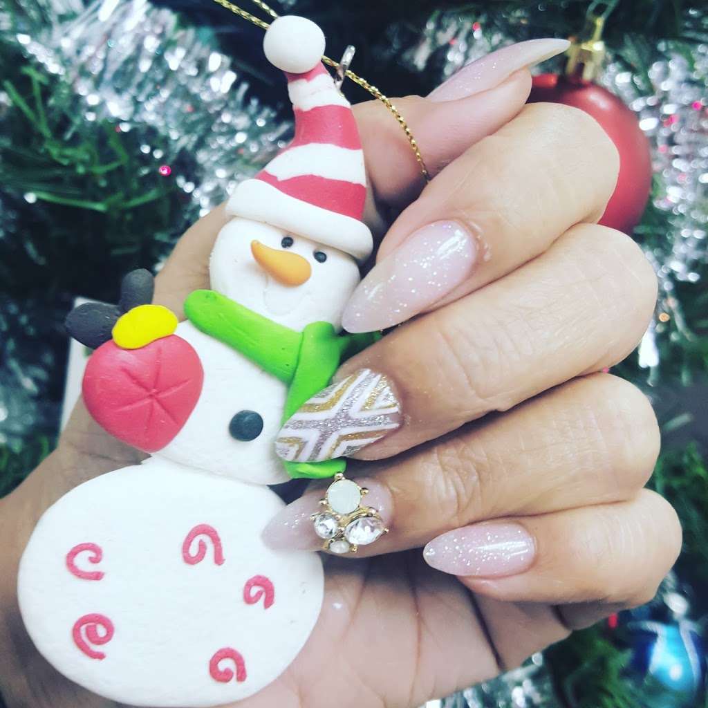 Flora De Nails & Spa | 1751 E Commercial Blvd, Fort Lauderdale, FL 33334, USA | Phone: (954) 771-4804