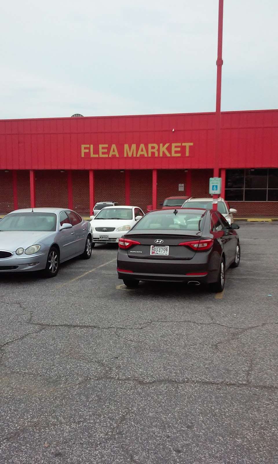 Essex Flea-Market | 1500 Country Ridge Ln, Essex, MD 21221, USA | Phone: (410) 391-1111