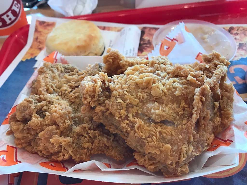 Popeyes Louisiana Kitchen | 329 N Main St, Lansing, KS 66043, USA | Phone: (913) 351-3333