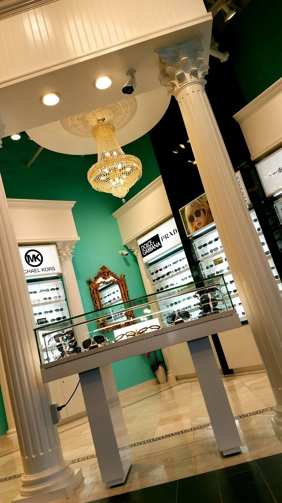 Sunglass Shack | 1600 Premium Outlets Blvd #860, Norfolk, VA 23502, USA | Phone: (757) 673-2504