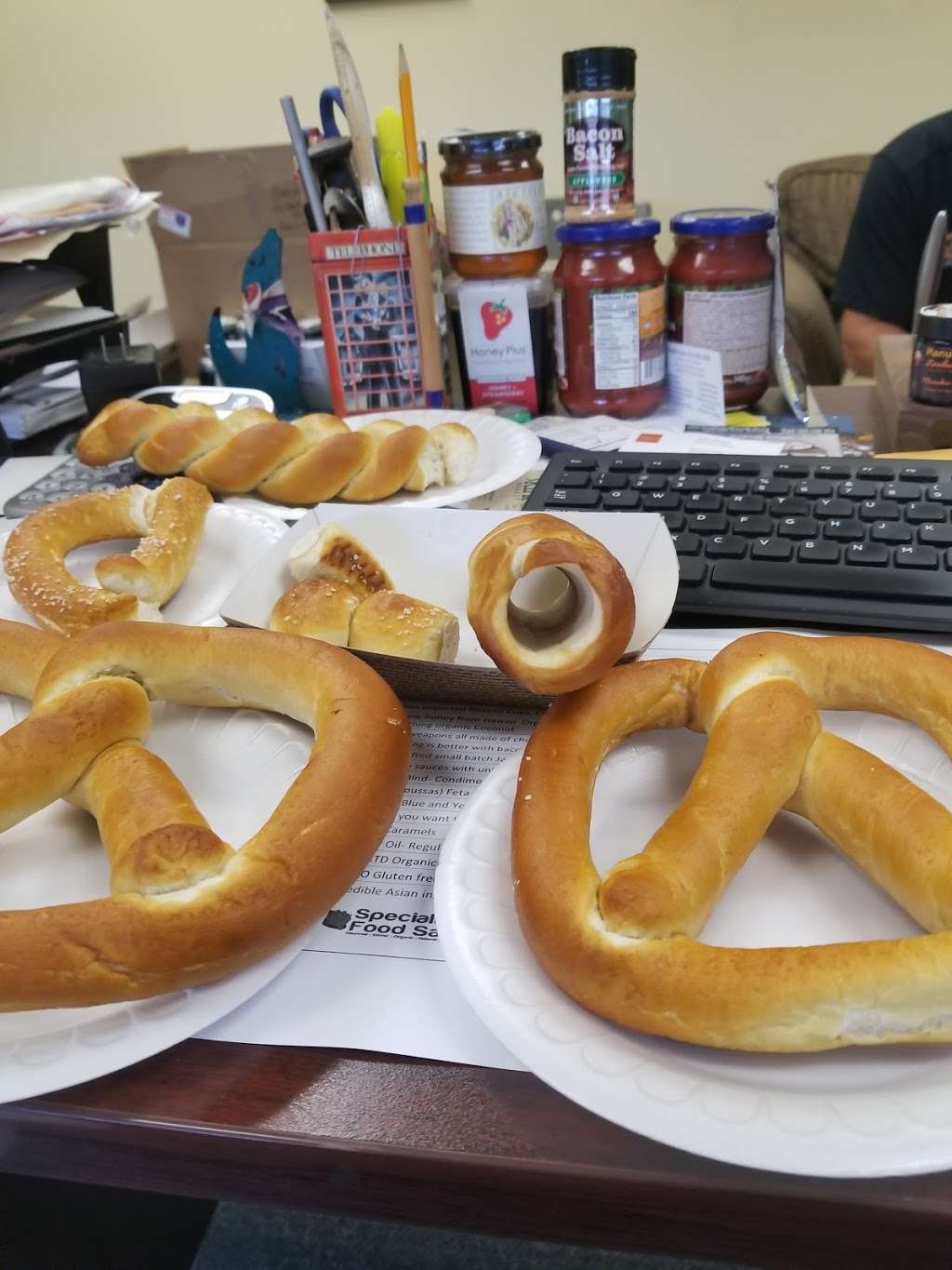 Dutch Country Soft Pretzels | 2758 Division Hwy, New Holland, PA 17557, USA | Phone: (717) 354-4493