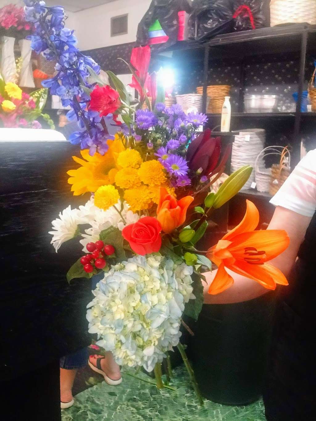 Fine & Fancy Flowers Inc | 1204 S York St, Gastonia, NC 28052 | Phone: (704) 867-6369