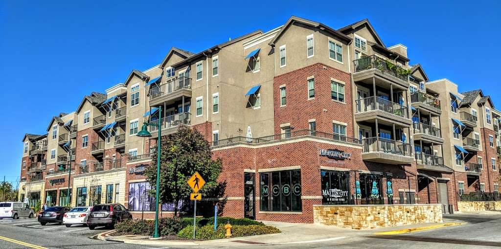 The Village at Mission Farms Apartments | 4080 Indian Creek Pkwy, Overland Park, KS 66206, USA | Phone: (913) 341-6200
