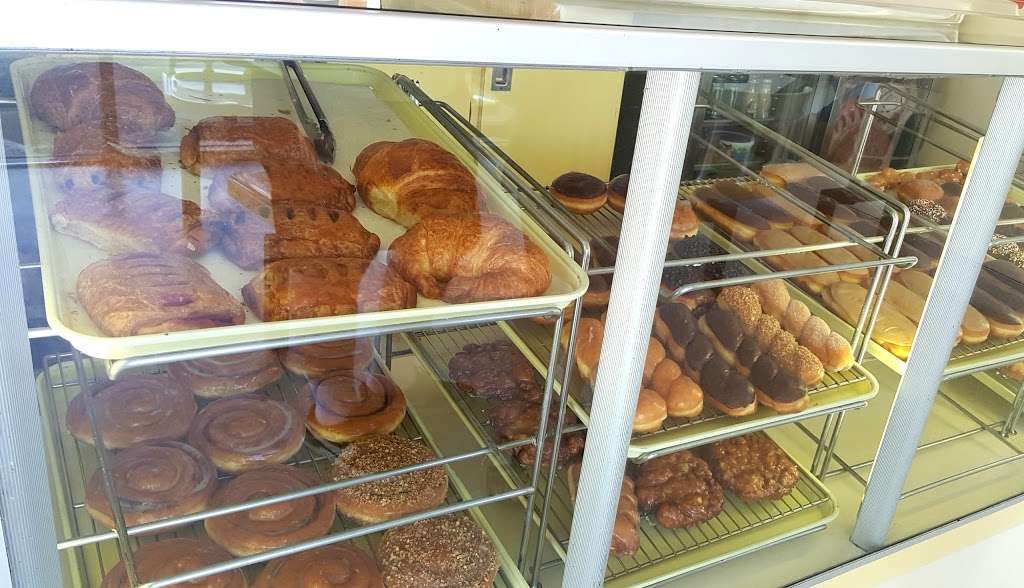Best Doughnuts | 2325 Kuehner Dr # 127, Simi Valley, CA 93063, USA | Phone: (805) 522-7236
