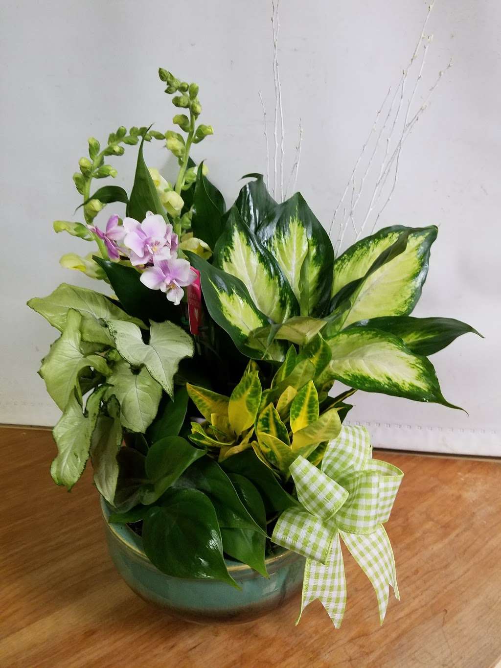 Carol Shoppes Florist | 9506, 320 W Neversink Rd, Reading, PA 19606 | Phone: (610) 779-3170