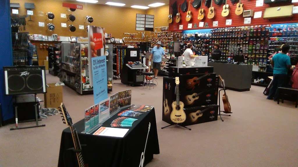 Guitar Center | 10050 E Independence Blvd, Matthews, NC 28105, USA | Phone: (704) 321-1828