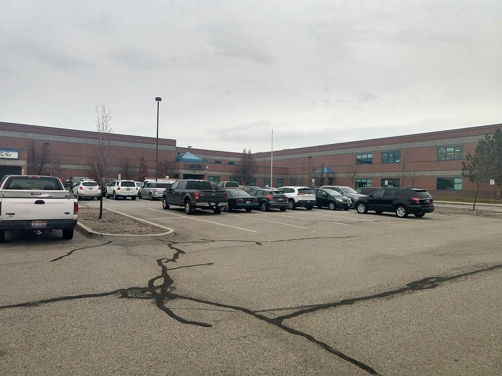 Les Bois Junior High School | 4150 E Grand Forest Dr, Boise, ID 83716, USA | Phone: (208) 854-5340