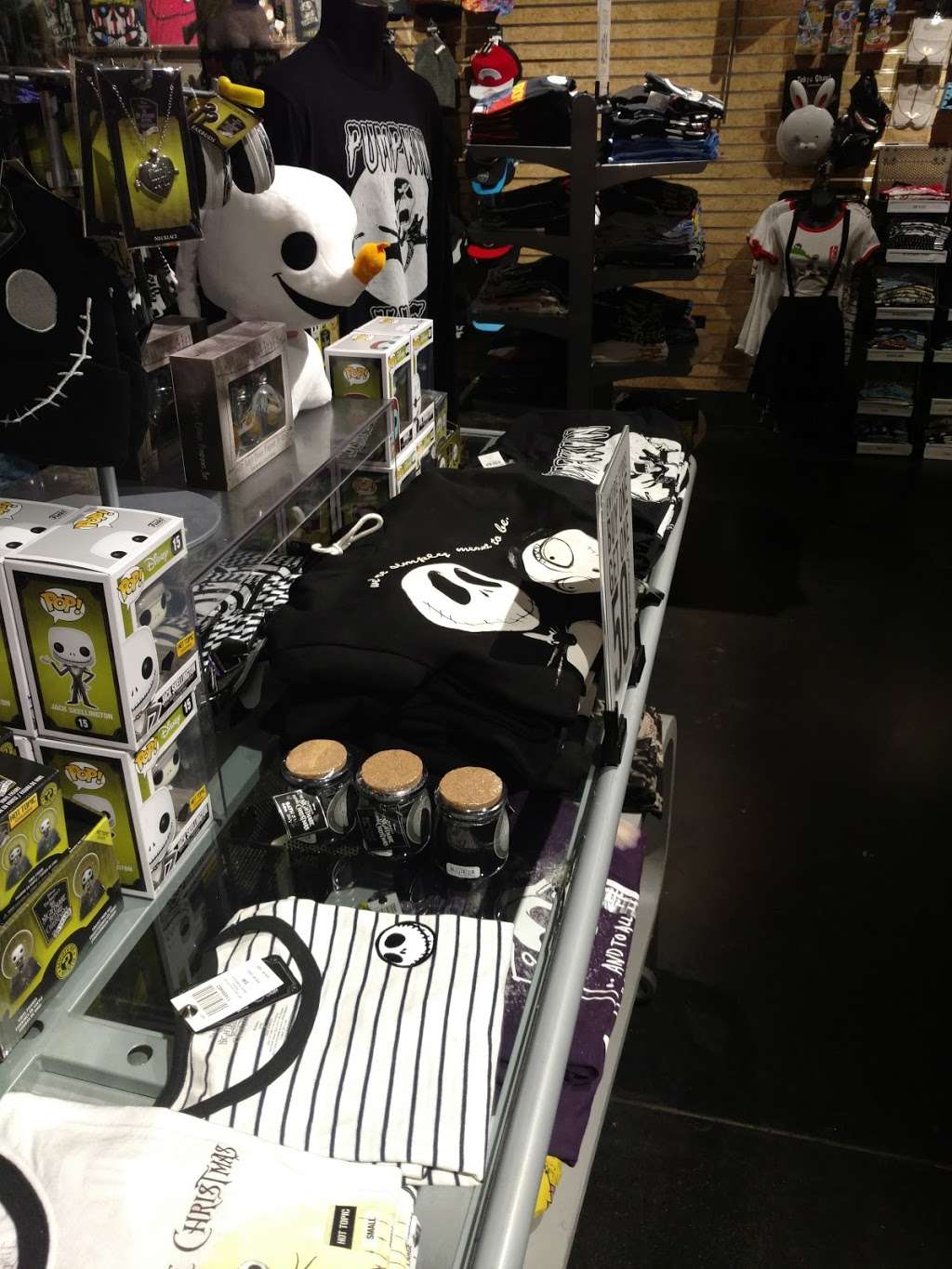 Hot Topic | 11200 Broadway St Suite 180, Pearland, TX 77584 | Phone: (713) 340-0798
