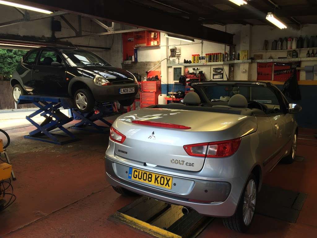 Hollytree Vehicle Services LTD - MOT Testing & Repairs | Hollytree Dr, Higham, Rochester ME3 7EA, UK | Phone: 01474 822552