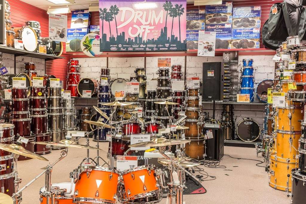 Guitar Center | 2620 Chemical Rd, Plymouth Meeting, PA 19462 | Phone: (610) 832-0800