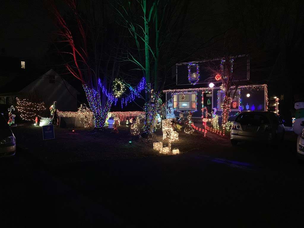 Kaye Family Light Displays | 1075 Arbuta Rd, Abington, PA 19001 | Phone: (215) 572-1425