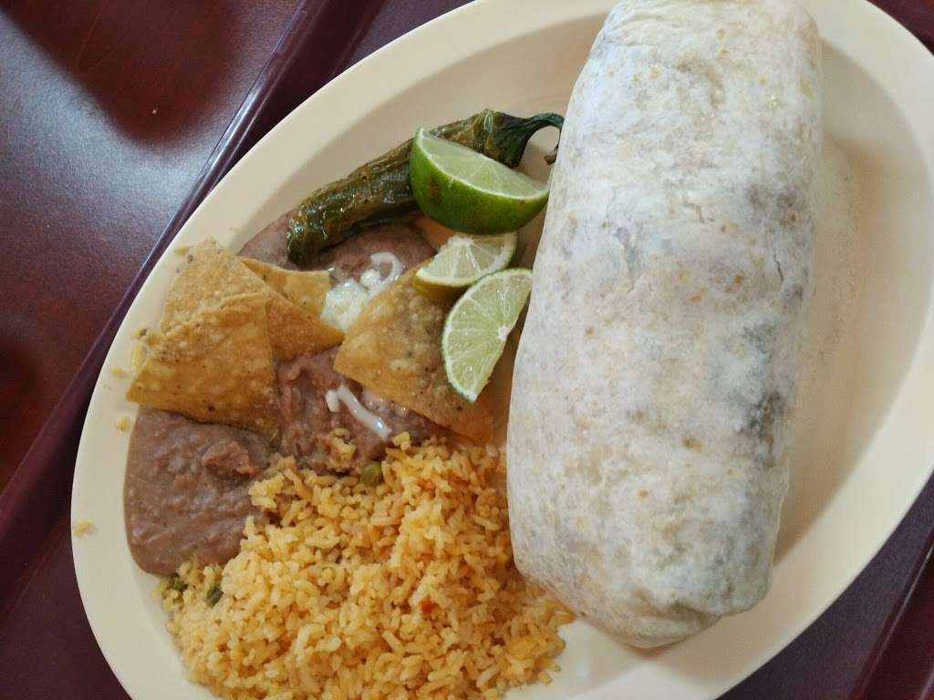 Los Burritos Ricos | 580 Brook Forest Ave, Shorewood, IL 60404, USA | Phone: (815) 773-0090