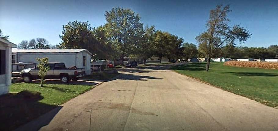 Twin Oaks Mobile Home Park | 755 N Tratt St, Whitewater, WI 53190, USA | Phone: (920) 542-6337