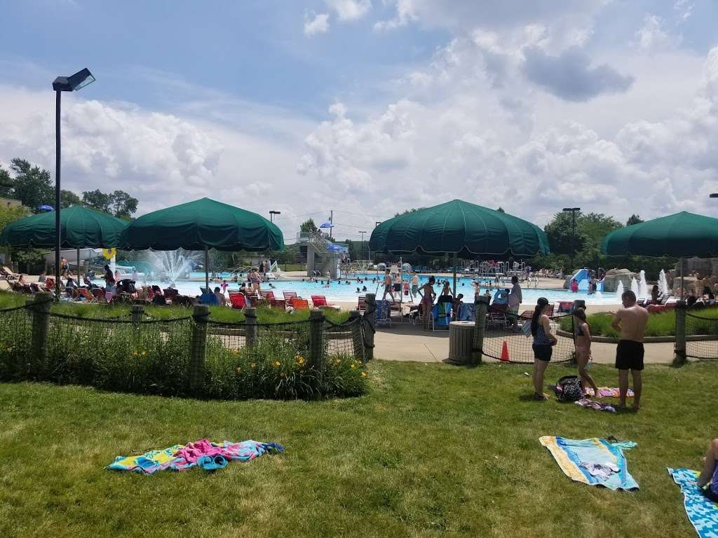 Seafari Springs Aquatic Center | 1700 Greenbrook Blvd, Hanover Park, IL 60133, USA | Phone: (630) 837-2468