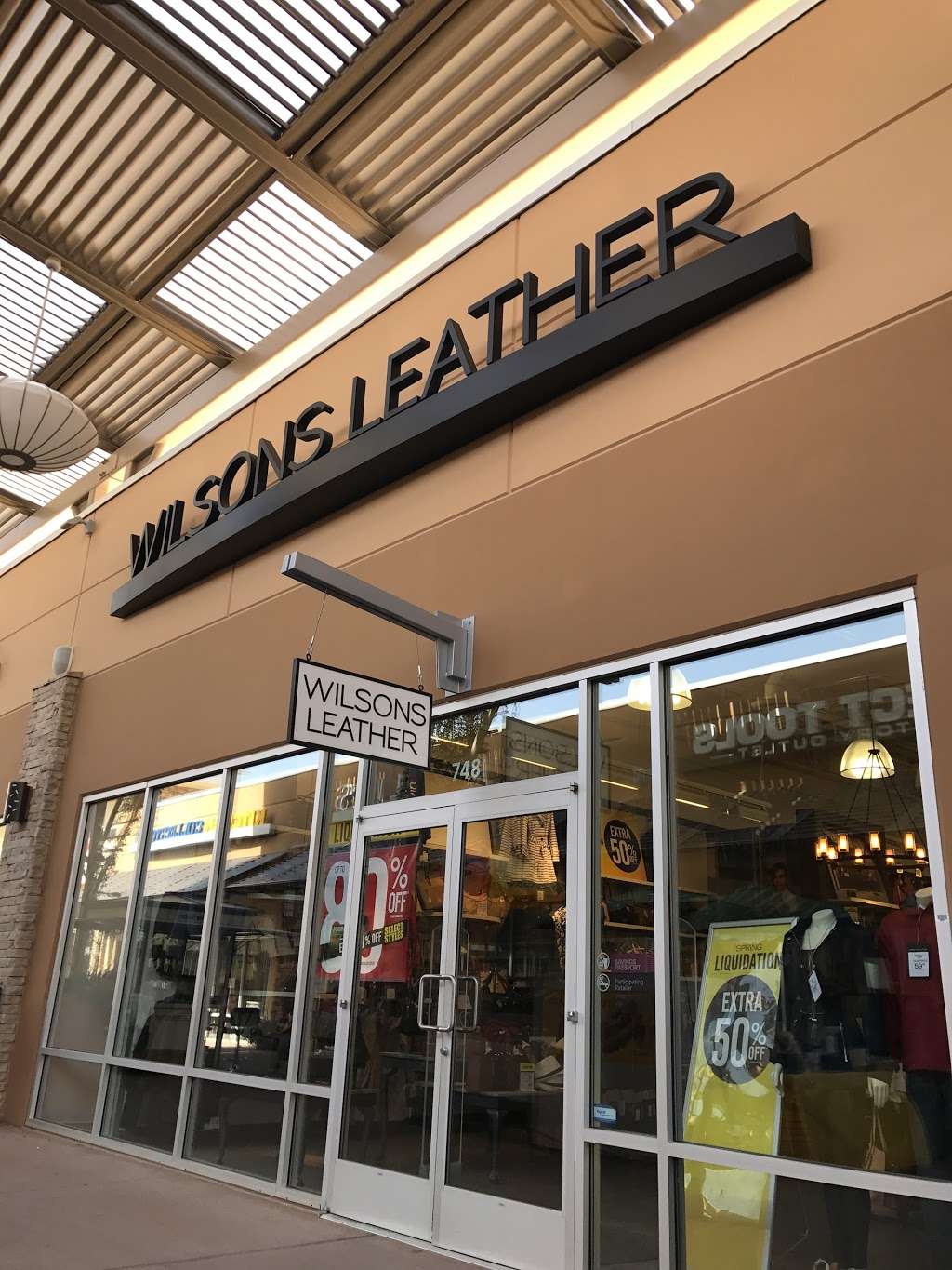 Wilsons Leather | 4976 Premium Outlets Way Suite 748, Chandler, AZ 85226, USA | Phone: (480) 639-1860