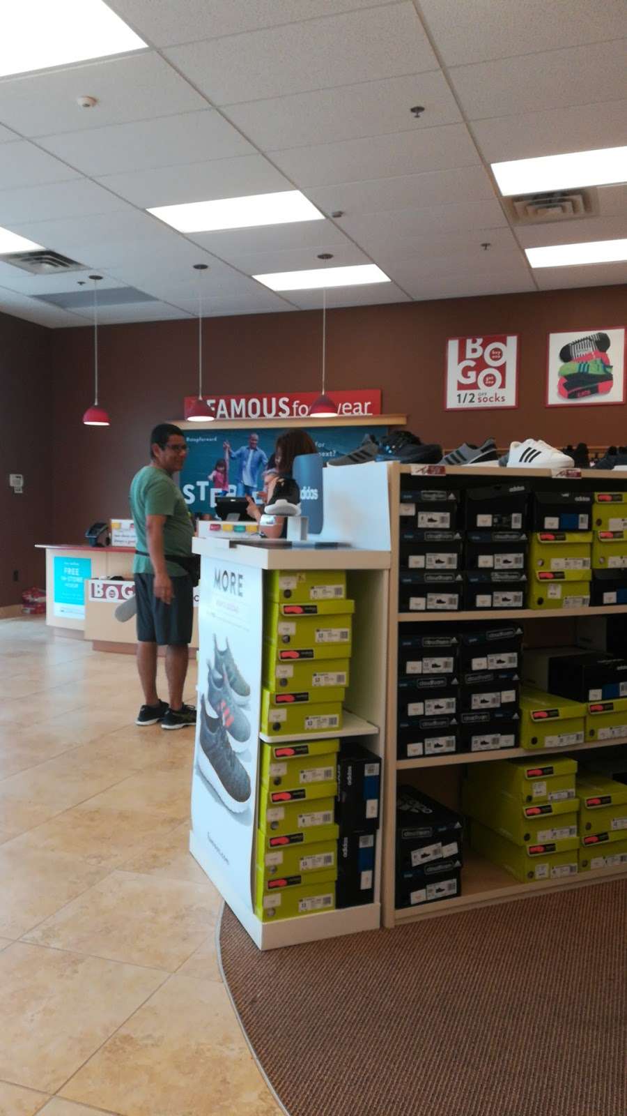 Famous Footwear | CULPEPER MARKETPLACE, 787 Nalles Mill Rd, Culpeper, VA 22701, USA | Phone: (540) 321-6171