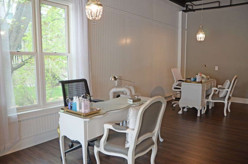 Rarity salon | 2863 N Brookfield Rd, Brookfield, WI 53045, USA