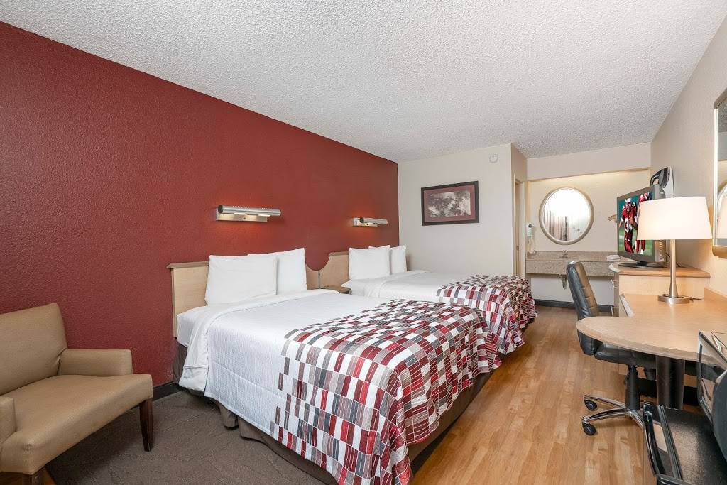 Red Roof Inn Cleveland - Airport/Middleburg Heights | 17555 Bagley Rd, Middleburg Heights, OH 44130, USA | Phone: (440) 243-2441