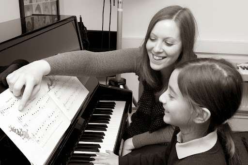 Cadenza Music School | Stubbers Farm, Mountnessing Rd, Blackmore, Ingatestone CM4 0NX, UK | Phone: 01277 823810