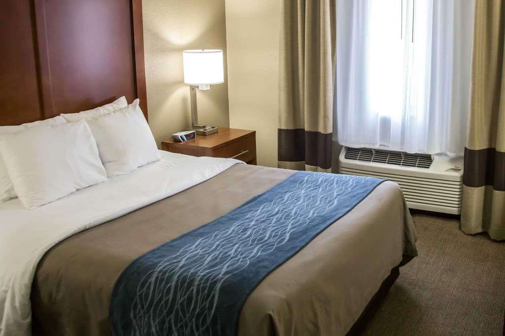 Comfort Inn Gurnee - Mall Area | 6080 Gurnee Mills Cir E, Gurnee, IL 60031, USA | Phone: (847) 855-8866